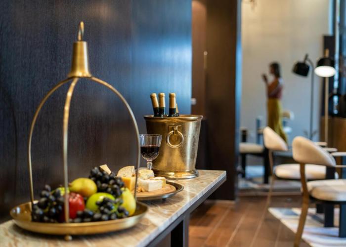 Fiori 41-By Adam Hotels