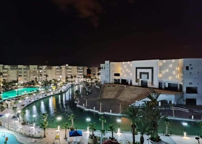 Super appartement avec 5 piscines en résidence