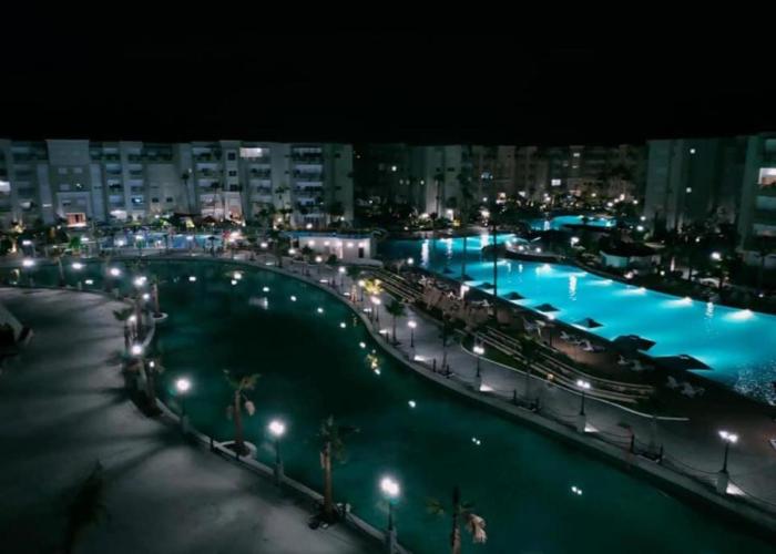 Super appartement avec 5 piscines en résidence