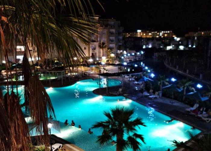 Super appartement avec 5 piscines en résidence