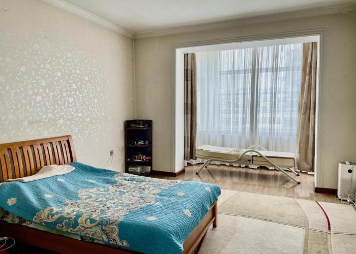 Spacious 140m2, 2 bedrooms apartment