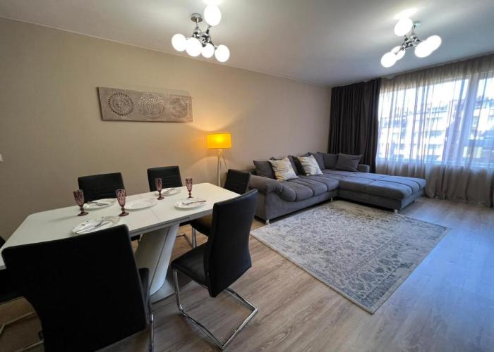 Johannesburg Spacious Family apt w Free Parking and Playground