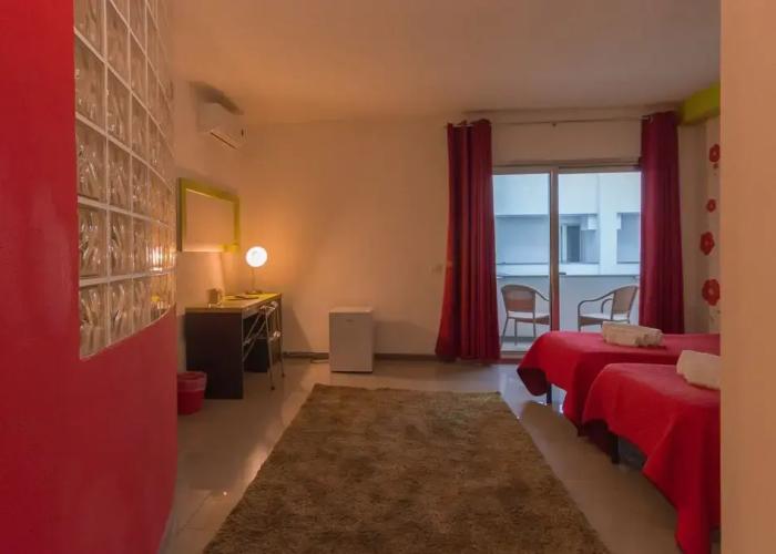 Delta rooms