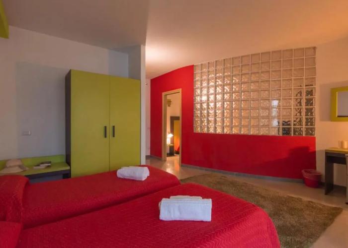 Delta rooms