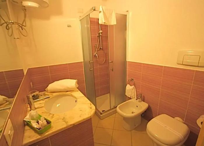 Delta rooms