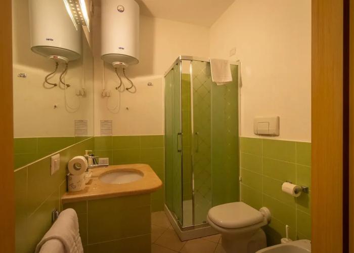 Delta rooms