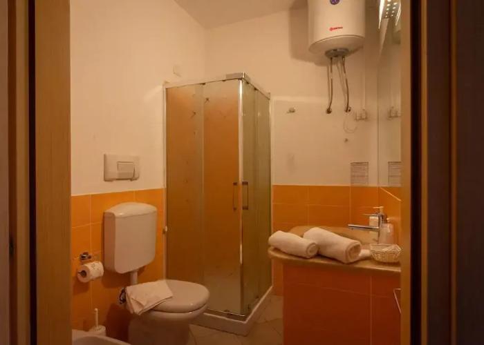 Delta rooms