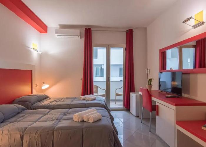 Delta rooms