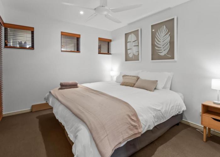Pier One Waterfront Apartment