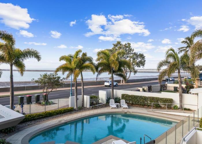 Pier One Waterfront Apartment