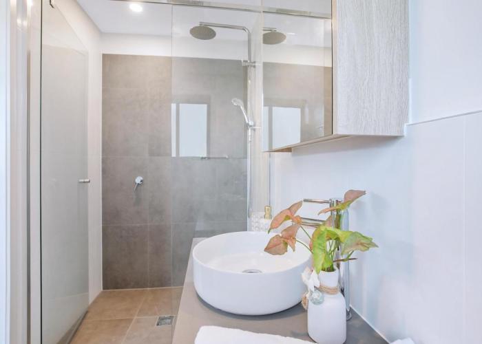 HOT Brand New 3 ensuite apartment, Redcliffe, Brisbane