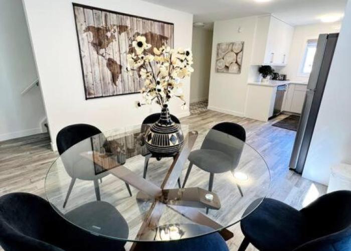 Walking distance to St Boniface, easy parking