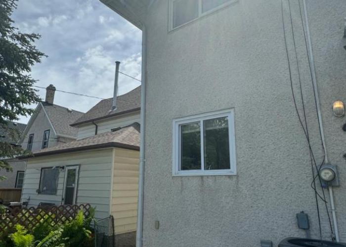 Walking distance to St Boniface, easy parking