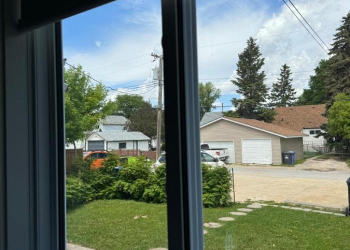 Walking distance to St Boniface, easy parking