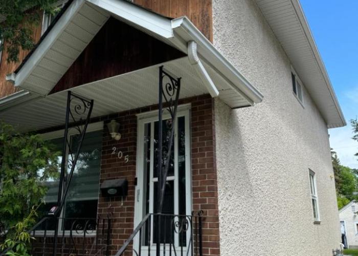 Walking distance to St Boniface, easy parking