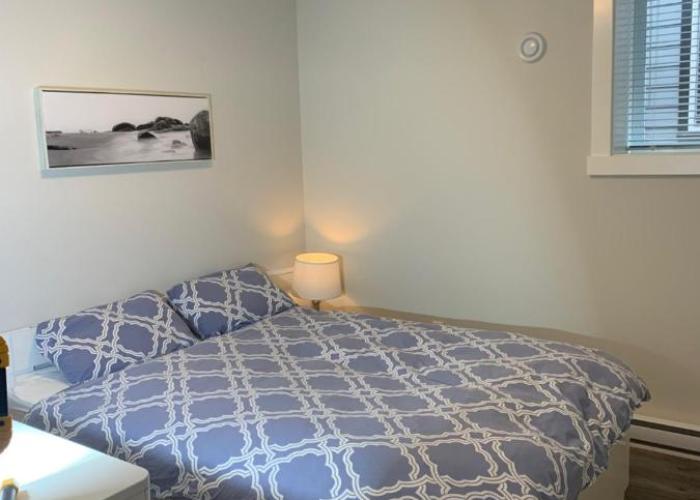 Modern 2BR Guest House in North Nanaimo