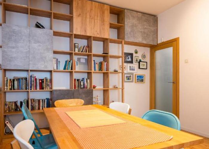 Colorful Getaway right next to NDK by Flat Mаnager