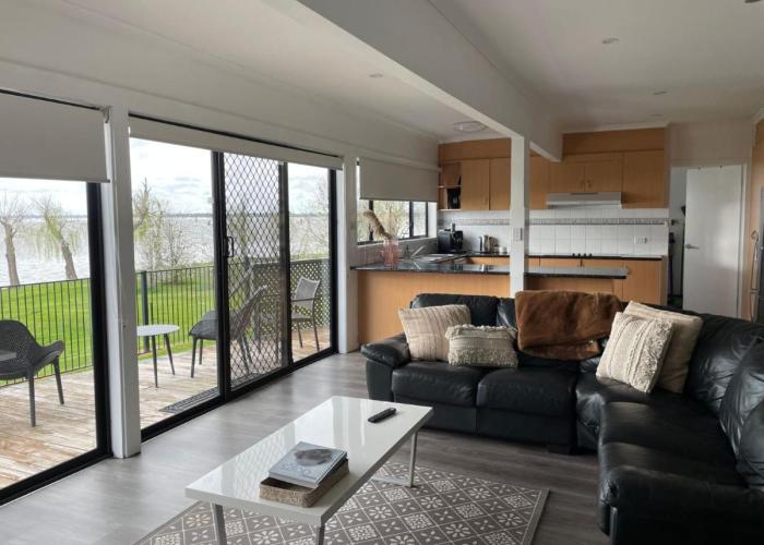 Absolute Waterfront at Woodlands
