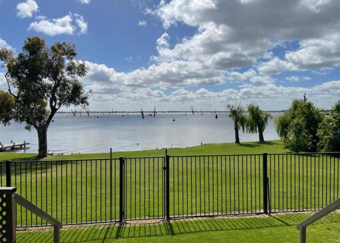 Absolute Waterfront at Woodlands