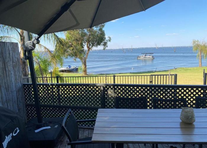 Absolute Waterfront at Woodlands