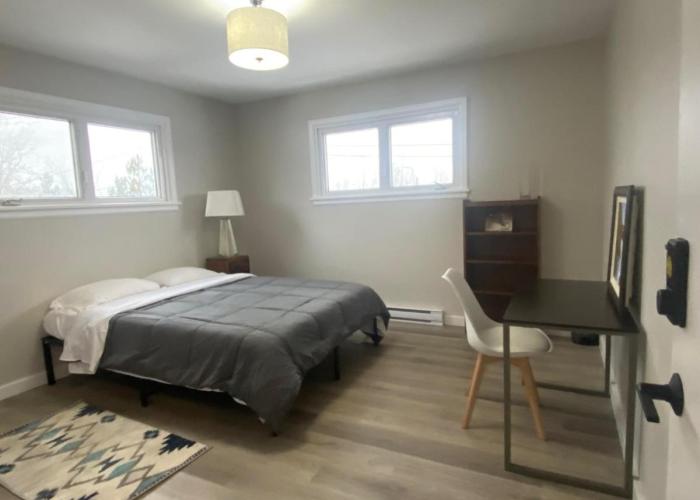 Private Room Lakeview House- Westmount
