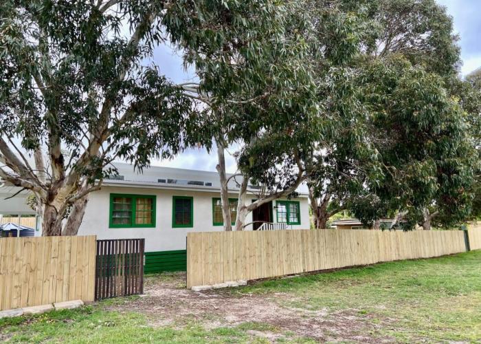 The Green House Dening Street Robe