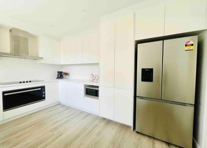 Renovated charming & cozy house (Walk to Station)