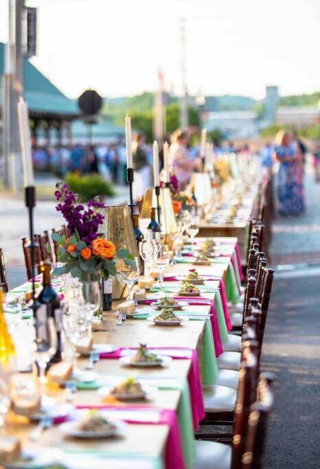 SweetSuiteCullman-couples retreat tiny home dwntwn