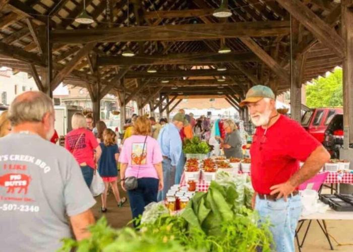 SweetSuiteCullman-couples retreat tiny home dwntwn