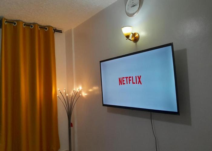 Homestyle Haven with Secure Parking & Free WiFi