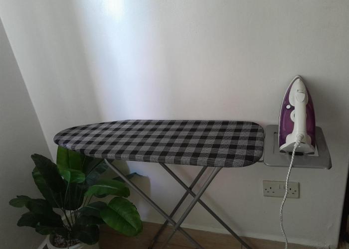 Homestyle Haven with Secure Parking & Free WiFi