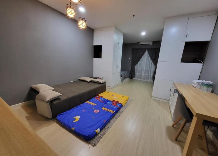 NICE and COZY studio apartment with gym and pool.