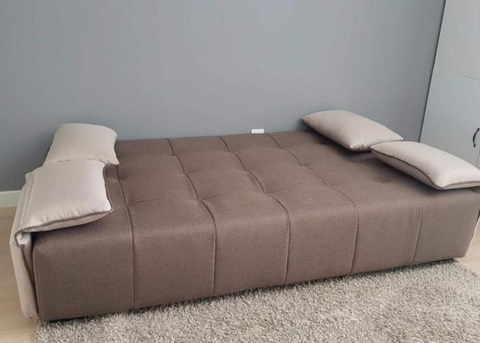 NICE and COZY studio apartment with gym and pool.