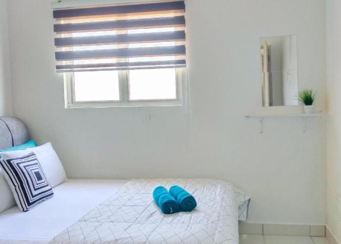 KLIA Travel Homestay - 3R 2B - WIFI & NETFLIX