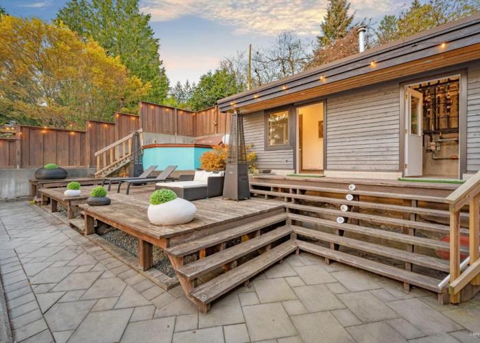 Private Bedroom, Bathroom, Shared Outdoor Pool, Hot Tub