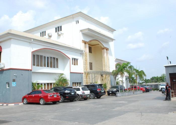 MAHOGANY HOTEL AND SUITES