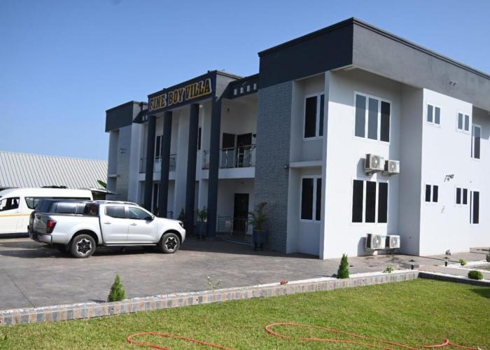 Fine Boy Villa, Tema Community 25