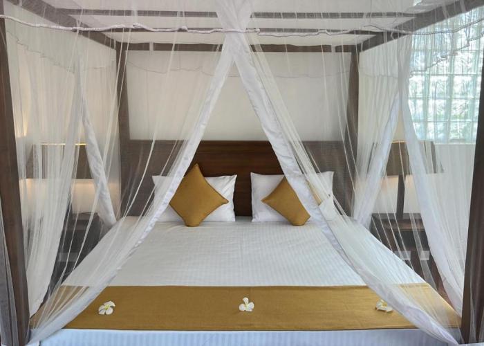 Beach Club Apartments