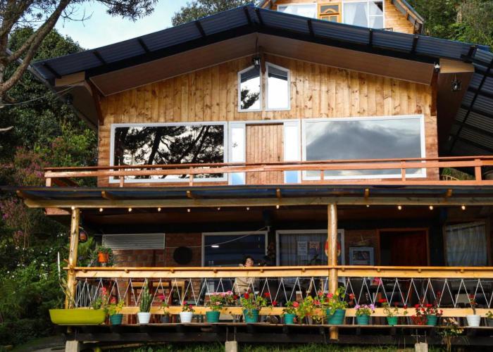 Alojamiento cabañas Arcoíris del lago Nº 2