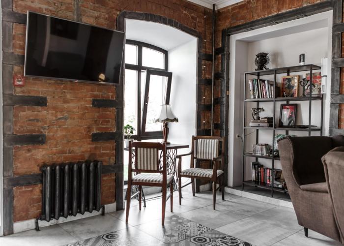 Brick Walls Hotel