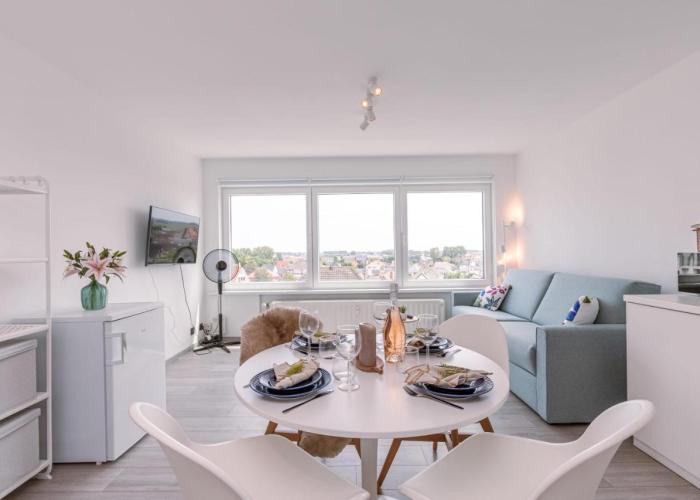 Moderne lichtrijke studio vlakbij strand en casino Middelkerke