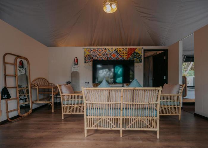 kMah Parkland with Outdoor Jacuzzi