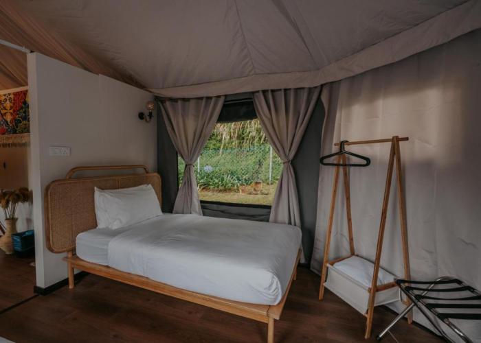 kMah Parkland with Outdoor Jacuzzi