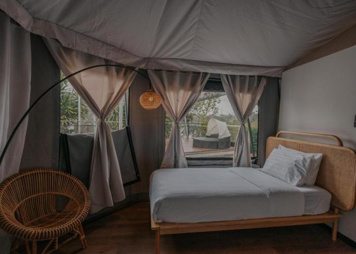 kMah Parkland with Outdoor Jacuzzi