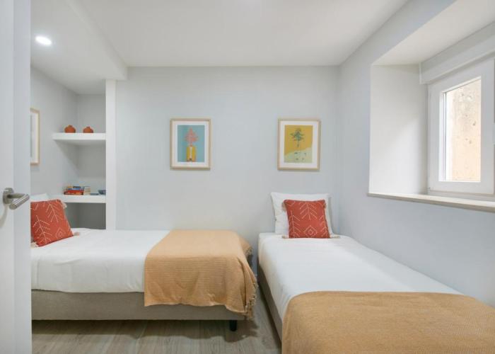 Renovated House Near Beaches, By TimeCooler