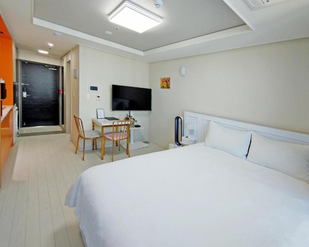 фото Daegu Star B&B DSR Hotel lily guestroom
