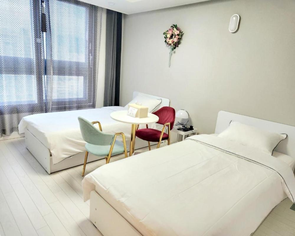 фото Daegu Star B&B DSR Hotel lily guestroom