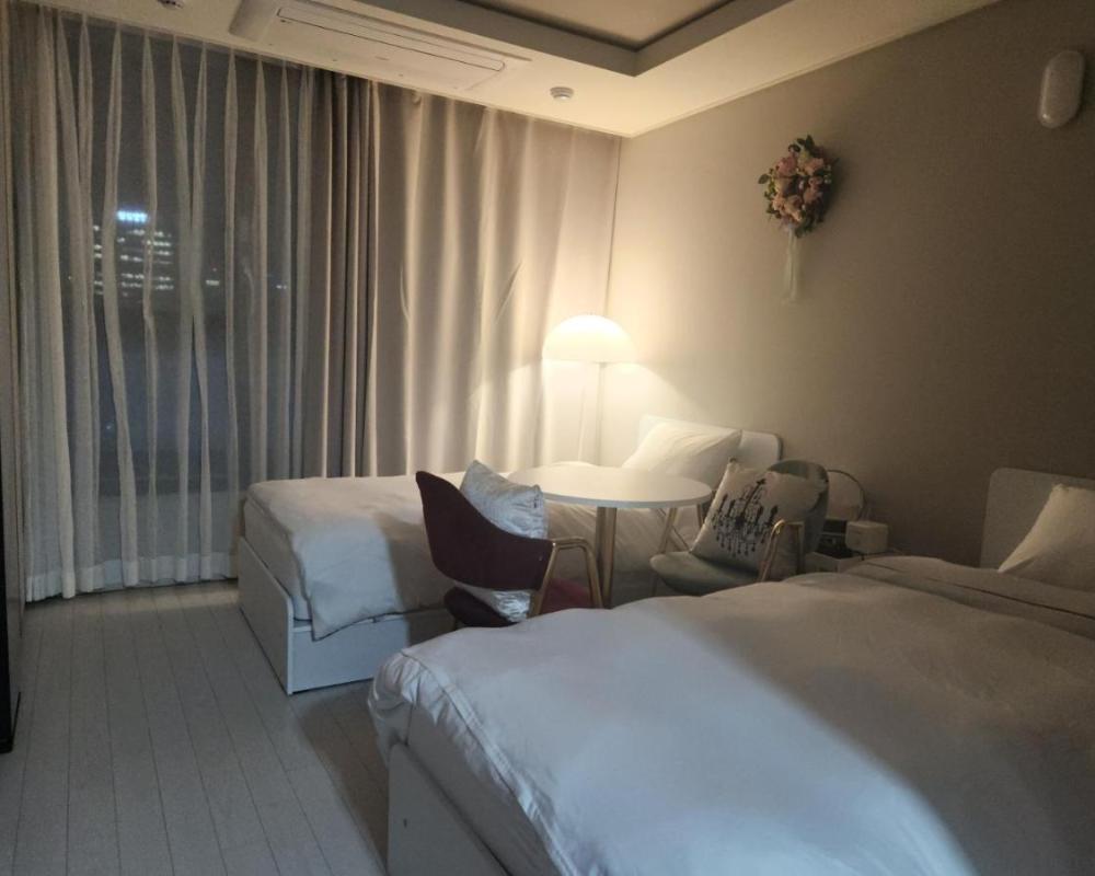фото Daegu Star B&B DSR Hotel lily guestroom