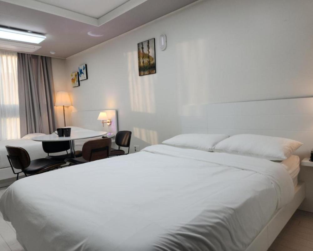 фото Daegu Star B&B DSR Hotel lily guestroom