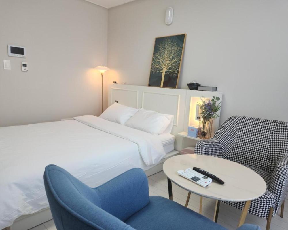 фото Daegu Star B&B DSR Hotel lily guestroom